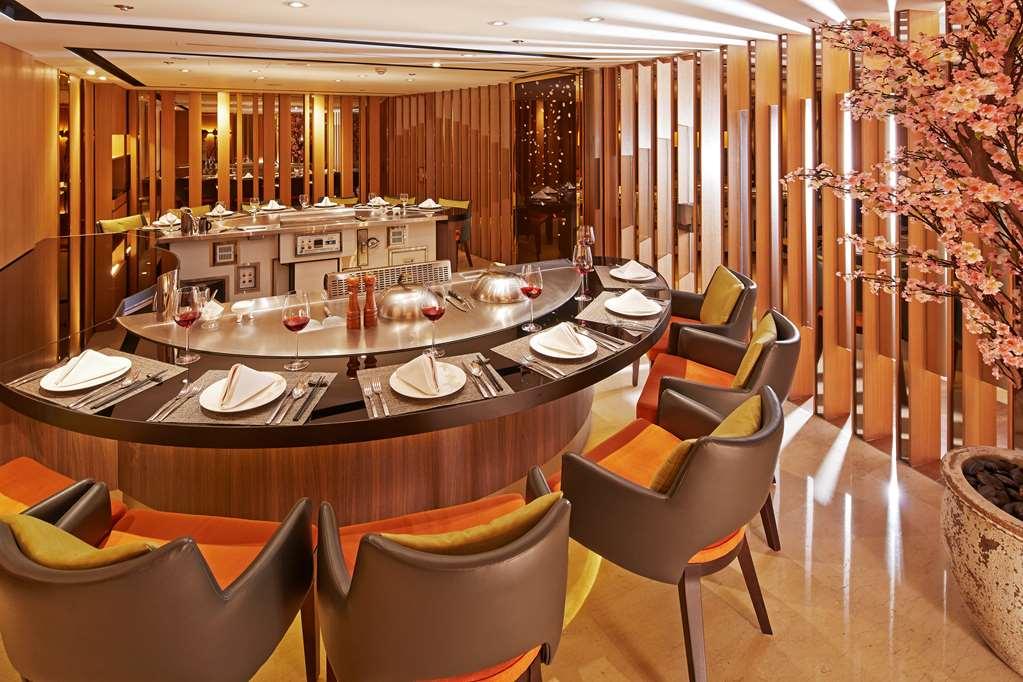 Windsor Hotel Тайджун Ресторант снимка The restaurant