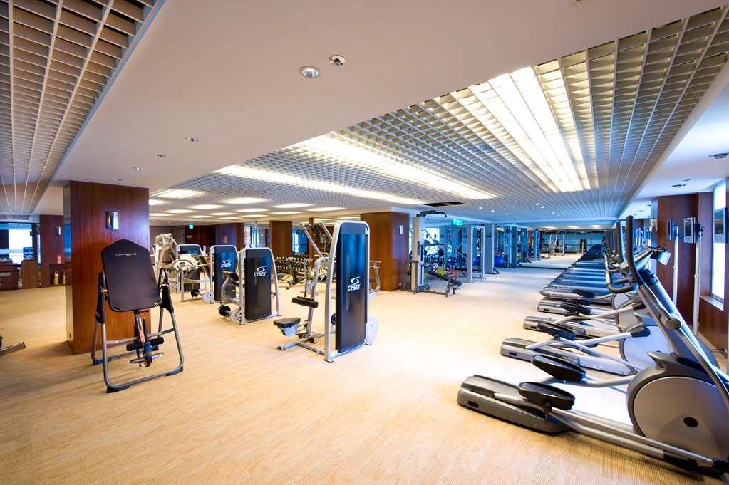 Windsor Hotel Тайджун Съоръжения снимка The gym at the hotel