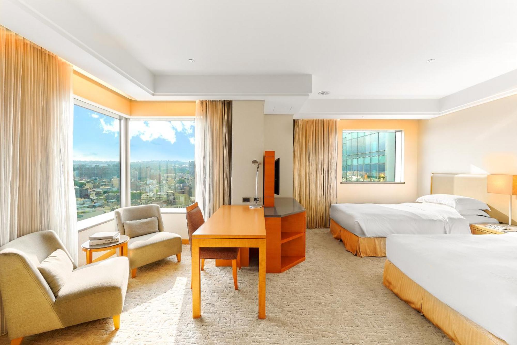 Windsor Hotel Тайджун Стая снимка