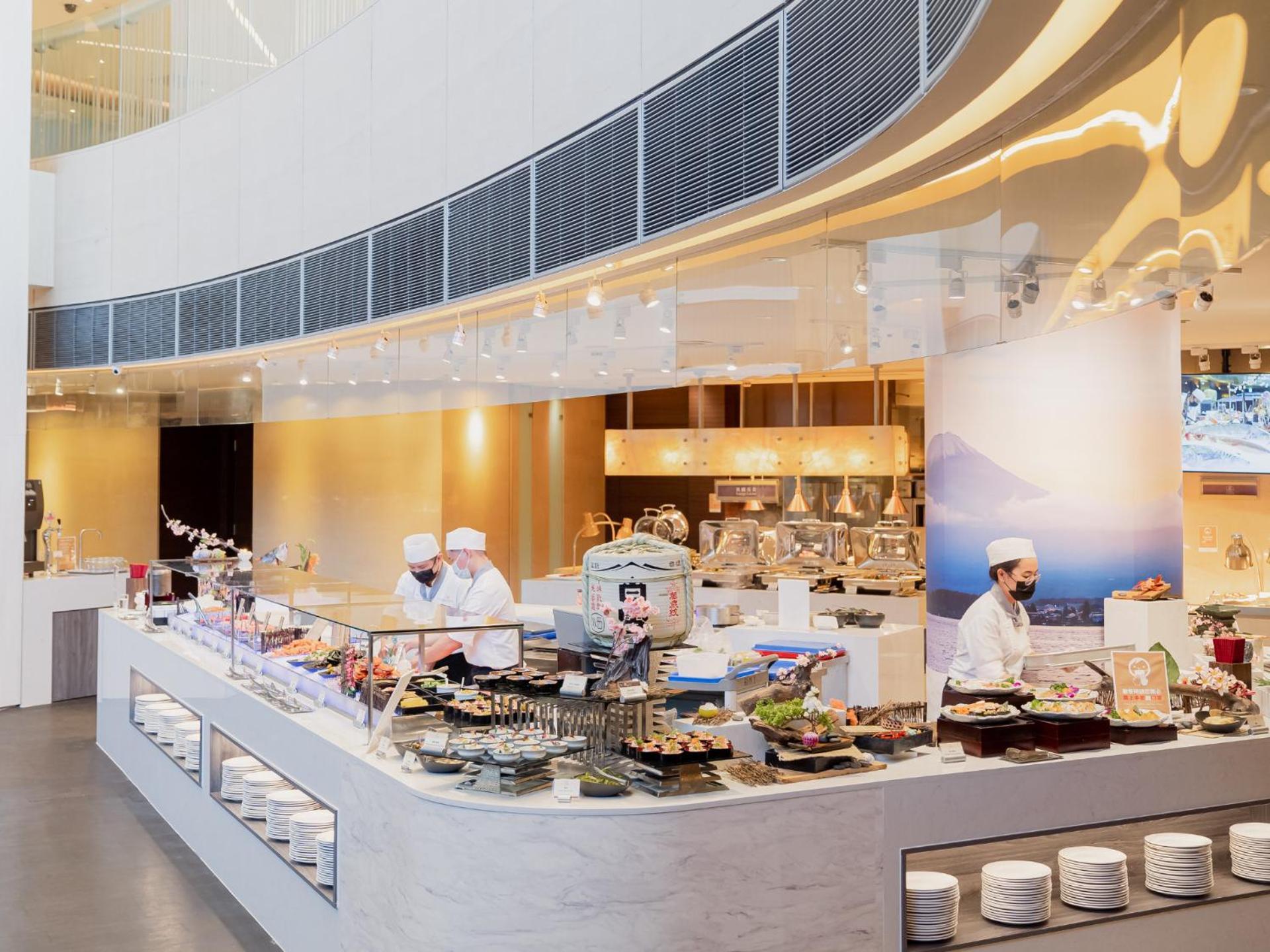 Windsor Hotel Тайджун Екстериор снимка The buffet at the airport