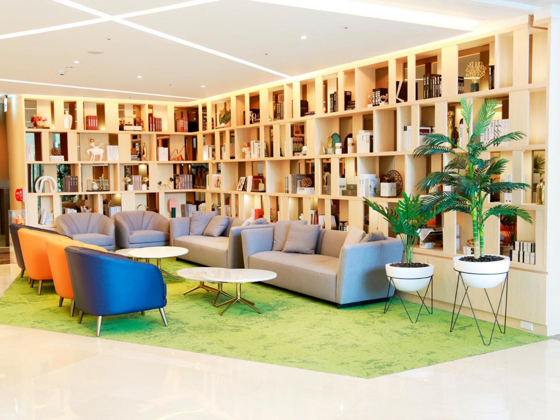 Windsor Hotel Тайджун Екстериор снимка Library