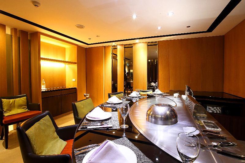 Windsor Hotel Тайджун Екстериор снимка The restaurant